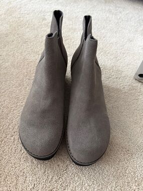 Kenneth Cole Reaction Gray Suede Chelsea Booties